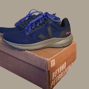 Women Veja's Blue Sneakers